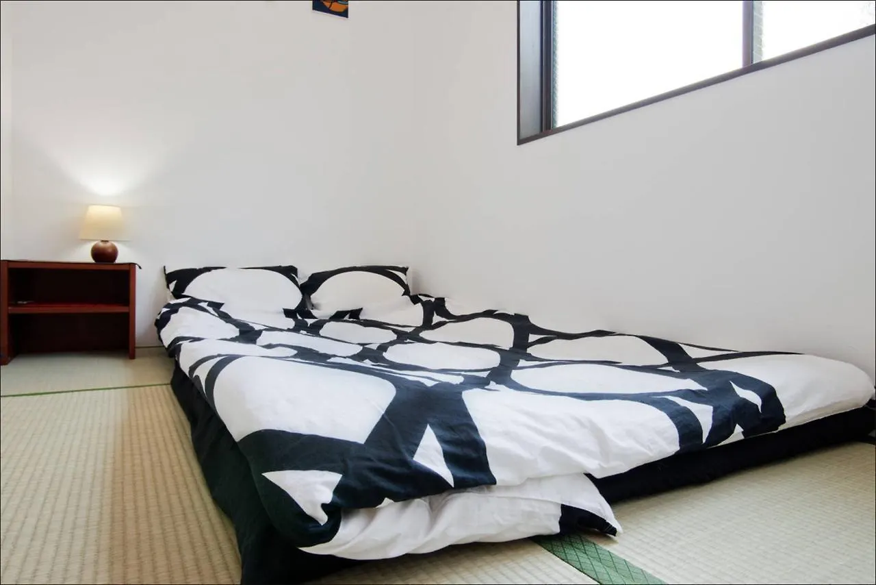 Zebrahouse Dekijima Villa Osaka 0*,  Japan